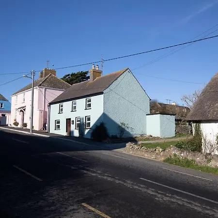 Newly Renovated Entire Residential Beach, County Waterford בית נופש